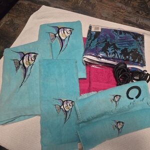 The Royal collection full bath set with embroidere